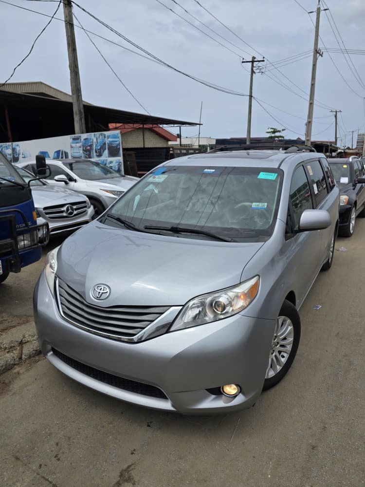 Toyota Sienna