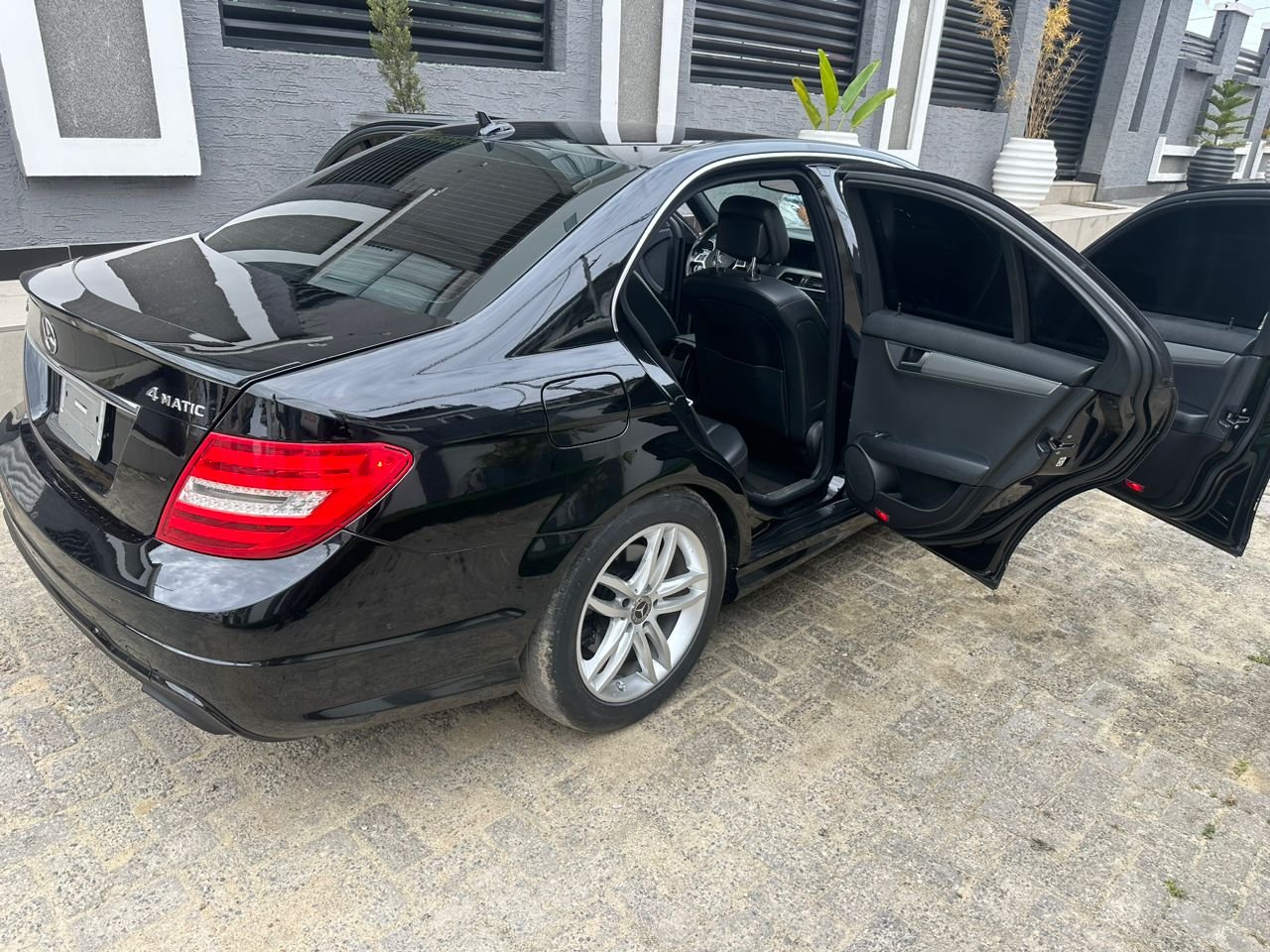 Mercedes Benz C300